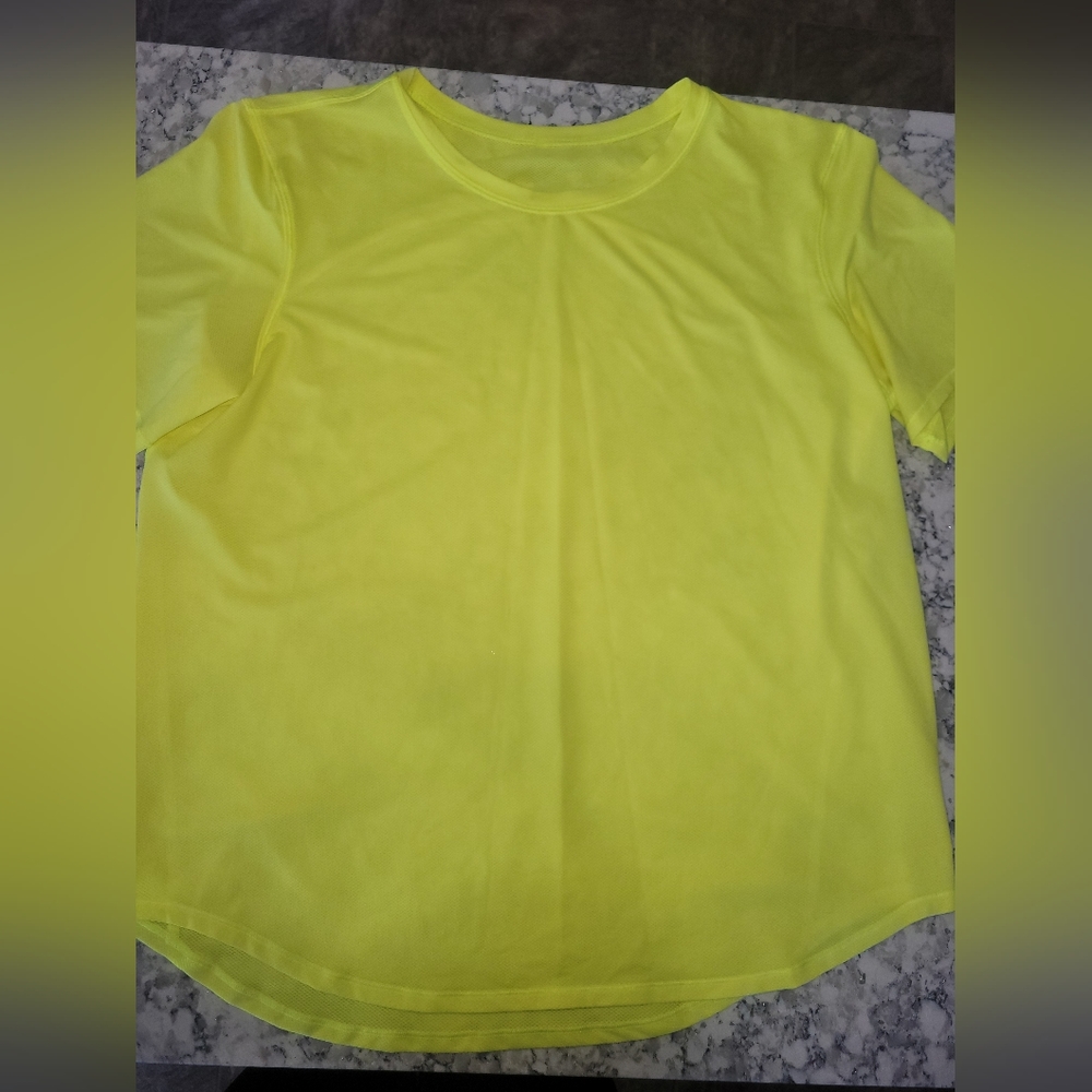 Lululemon Tee